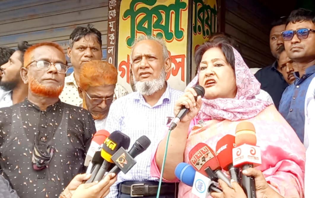 ১/১১ মডেলে ডাকসু নির্বাচন মানুষ প্রত্যাখান করেছে-চাঁপাইনবাবগঞ্জে বিএনপি নেত্রী পাপিয়া